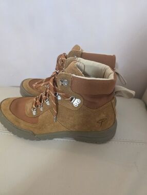 NWOT- EREM XEROCOLE Desert Hiking Boots 10.5